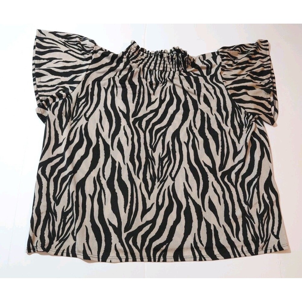 Stitch Fix Beacon Apparel XXL Mock Neck Zebra Print Short Flutter Sleeves Top